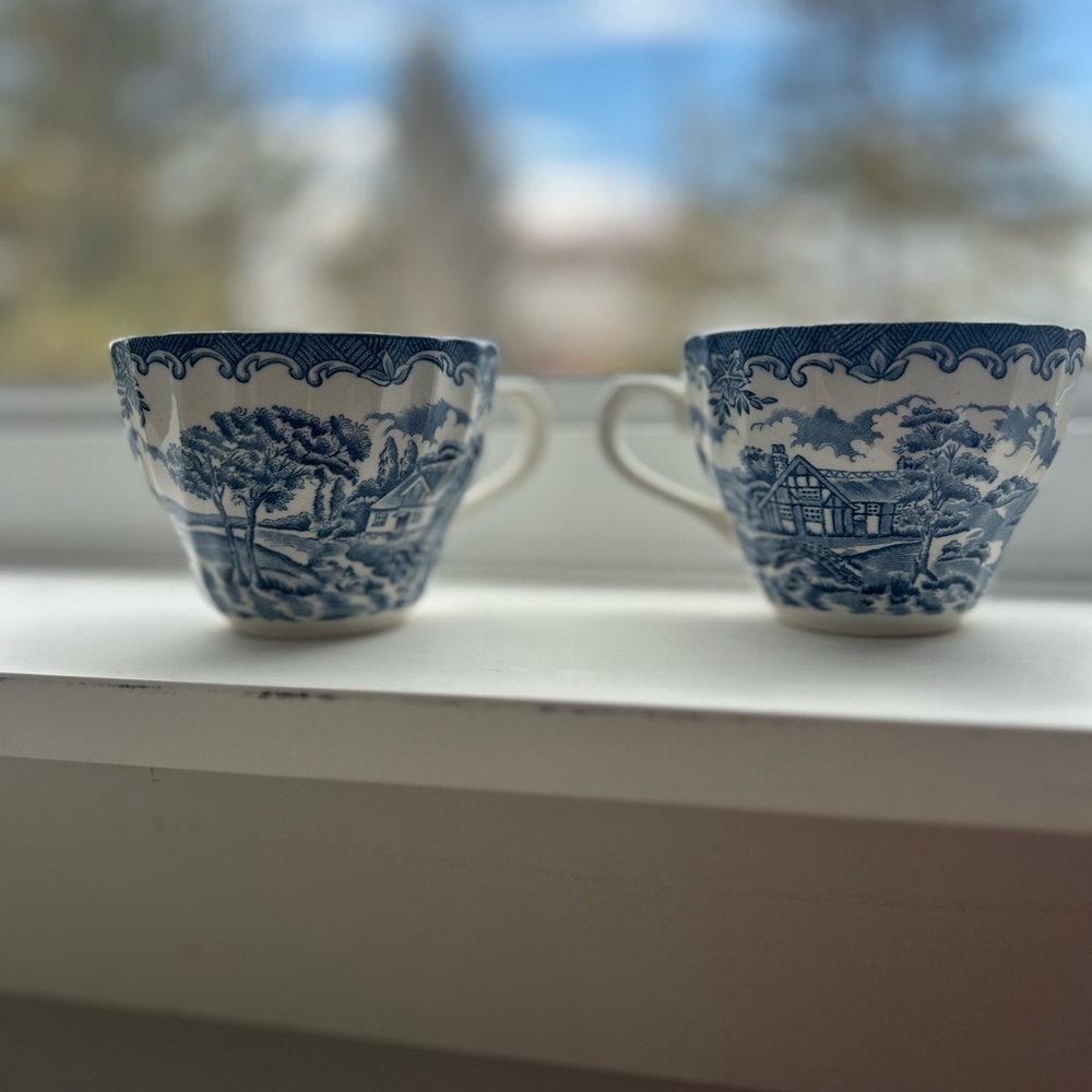 Vintage Churchill Blue Willow Brook Pattern Teacup Blue and White Transferware